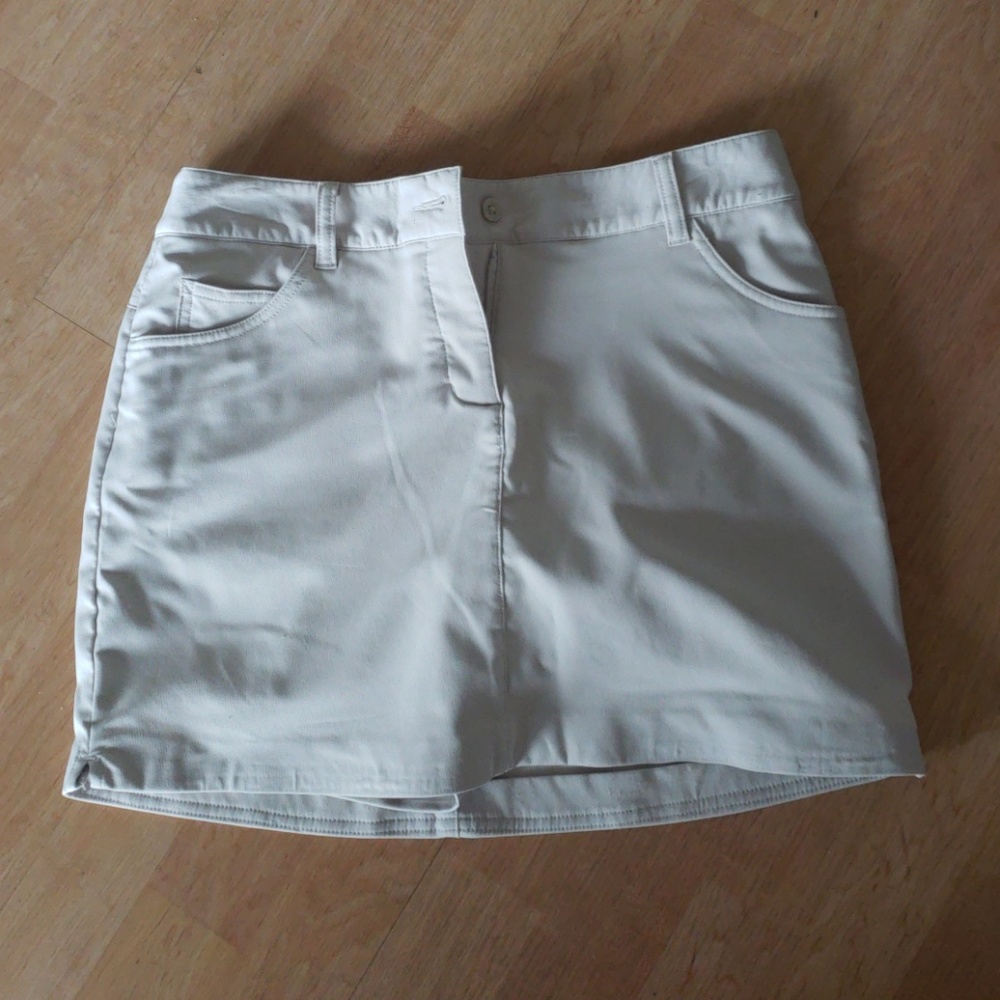 Golf skort